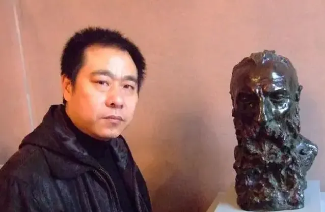 王冠英