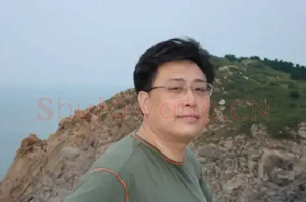 于新建