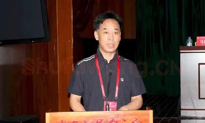李晨