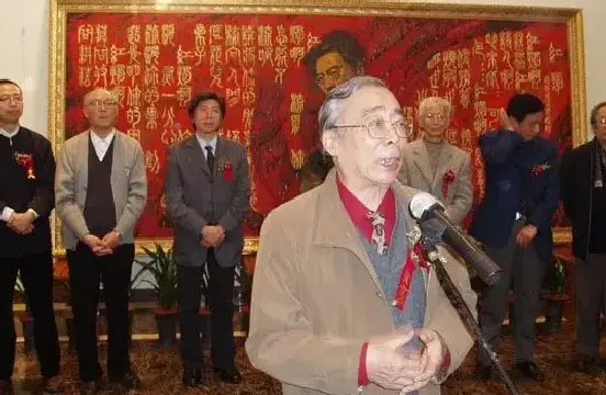 闻立鹏