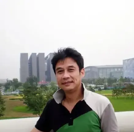 周菁