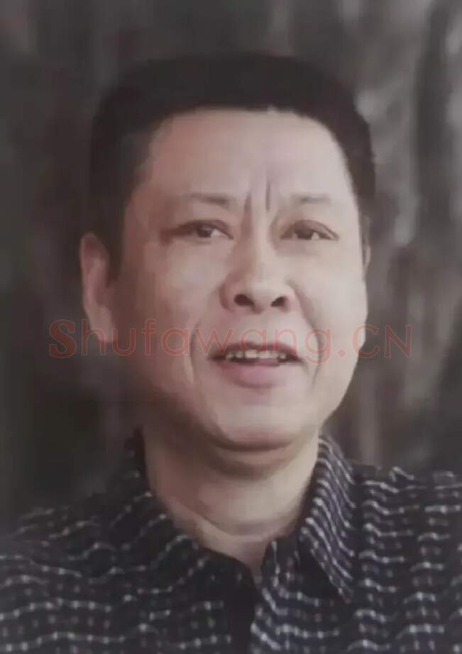 李伟