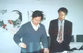 王开选·与着名画家汤立先生合影