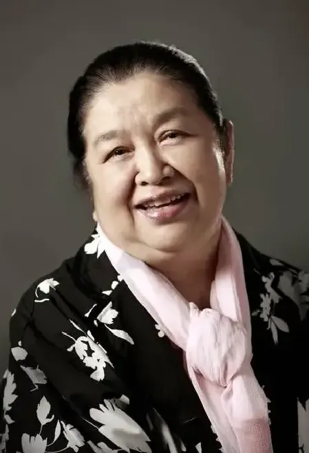 钱玲戈