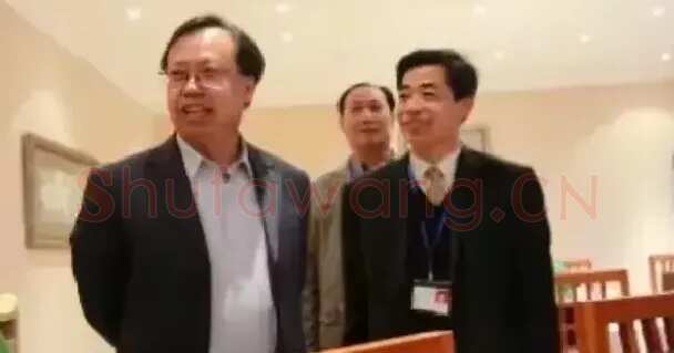 赵云杰·画家赵云杰与央视书画频道王平主席留影