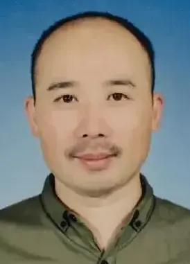 陈伟