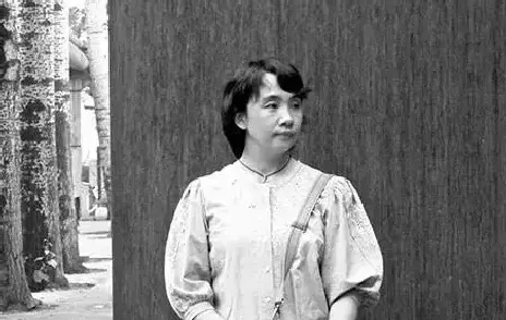李东霞