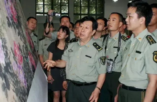胡智林·中国美协主席刘大为老师为胡智林指点夏布牡丹作品
