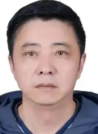 黄伟