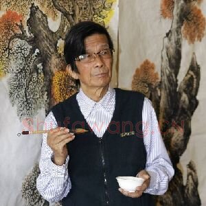 杜明岑