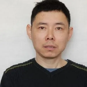 纪伟
