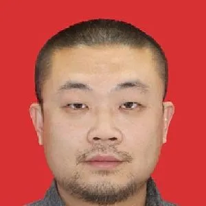 张震