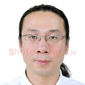 万弘巍