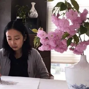 尹虹
