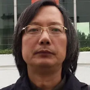 关宏臣