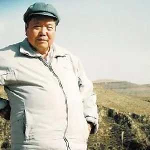 刘文西
