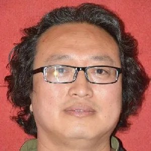 黄伟