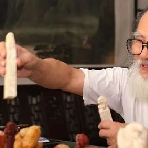 杨启舆