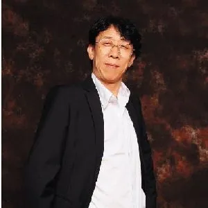 张艺振