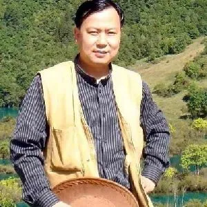 王建华