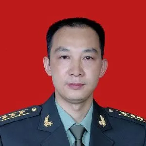 李华