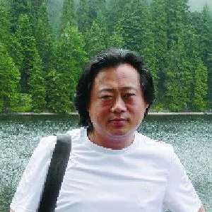 黄卓君