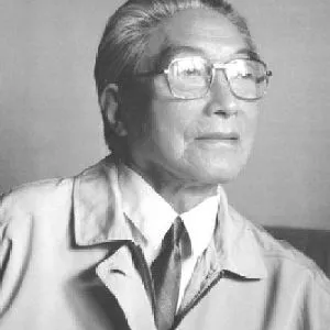 高冠华