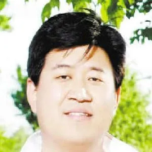王明