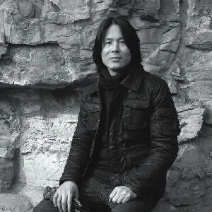 李伟