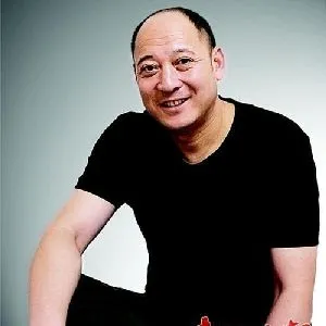 李伟