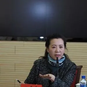 王易霓