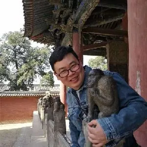 李伟