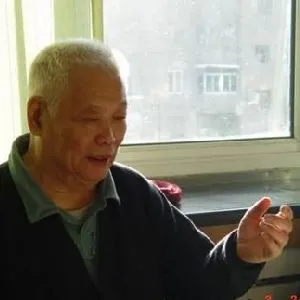 王弘力