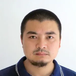 侯春
