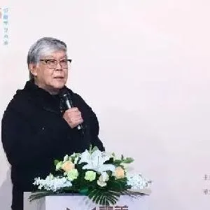 张锠