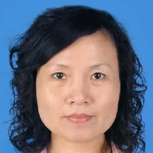 易少英