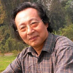 向极鄢