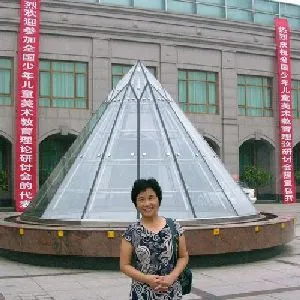 易南萍
