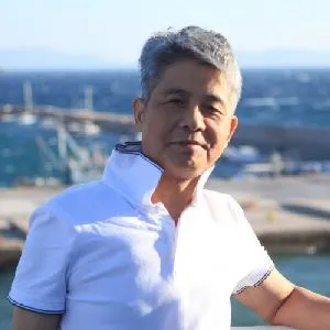 万国华