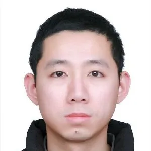 李亮