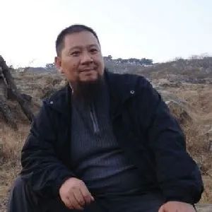 严璐