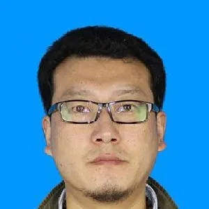 李佳秦