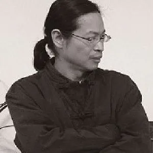 黄健