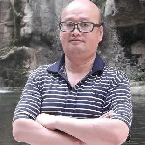 黄璘