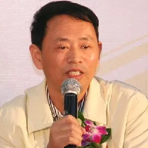 张卫