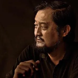 李昂