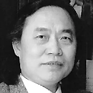 尹石