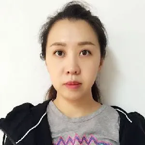 邱佳