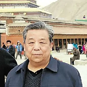 韦博文