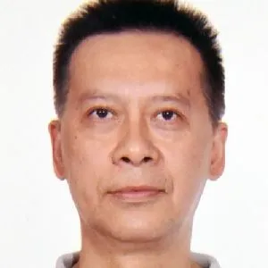 何伟